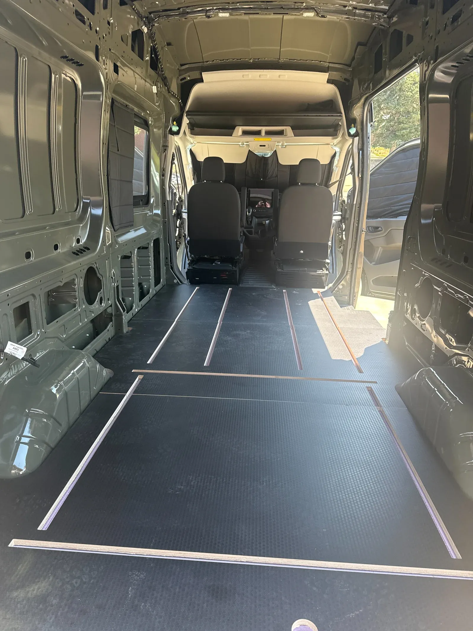 Finished floor with L-track